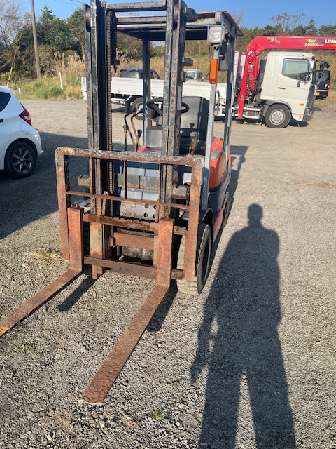 OZONO SHOKAI Co Ltd Exports Used Tractor Forklifts Construction